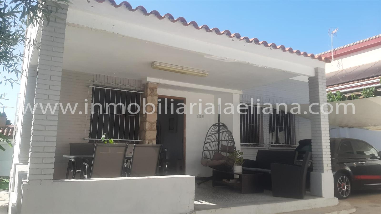 Chalet Independiente en venta en LA ELIANA - Ref. V6125